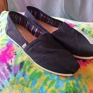 Classic Toms size 6.5 FRESH OUT THE BOX